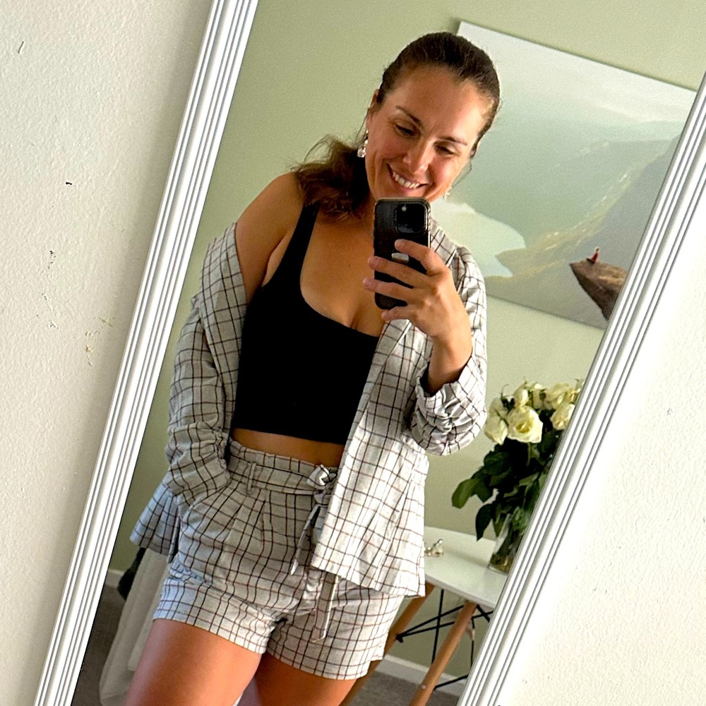 Stylish set top + blazer